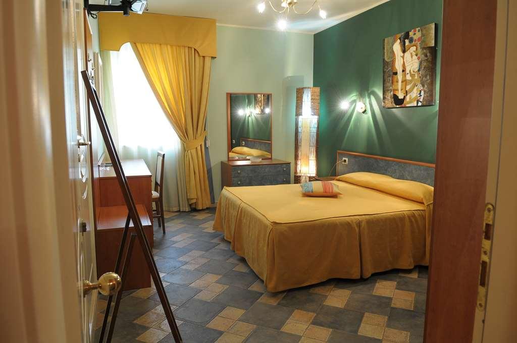 Hotel Blumentag Paola Chambre photo