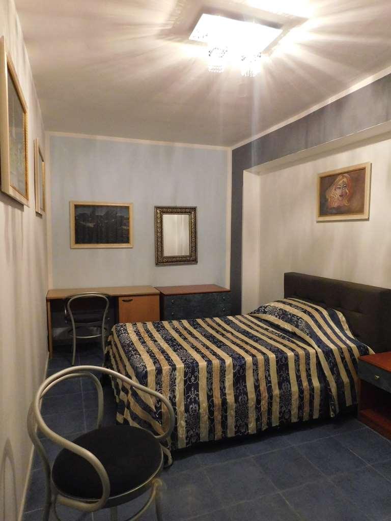 Hotel Blumentag Paola Chambre photo